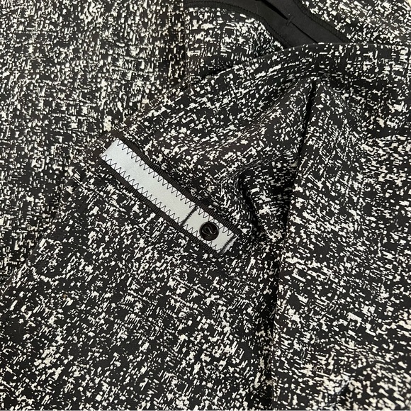Lululemon Vinyasa Wrap Luon Jacquard
Black White One Size - Picture 5 of 8